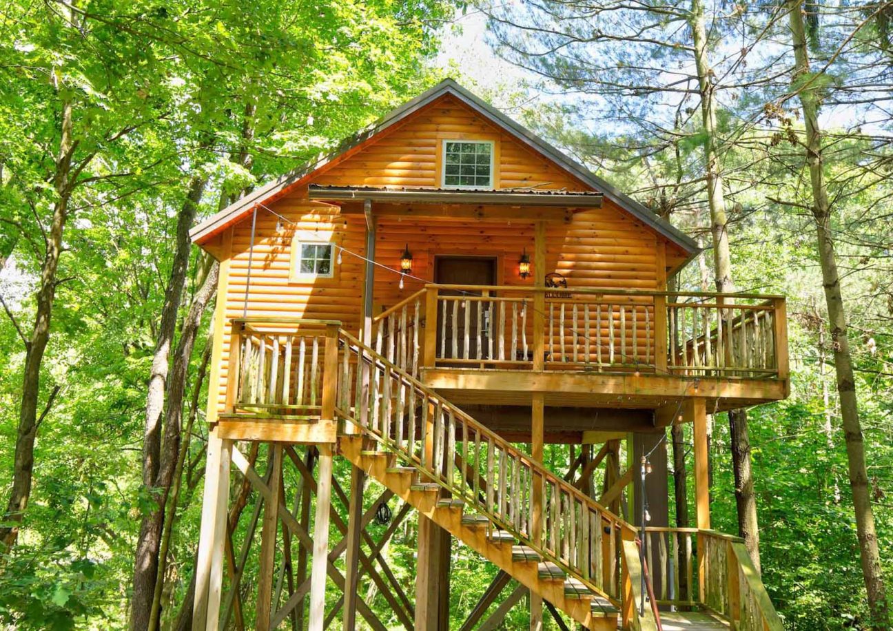 Wild Cherry Treehouse exterior at Pine Cove
